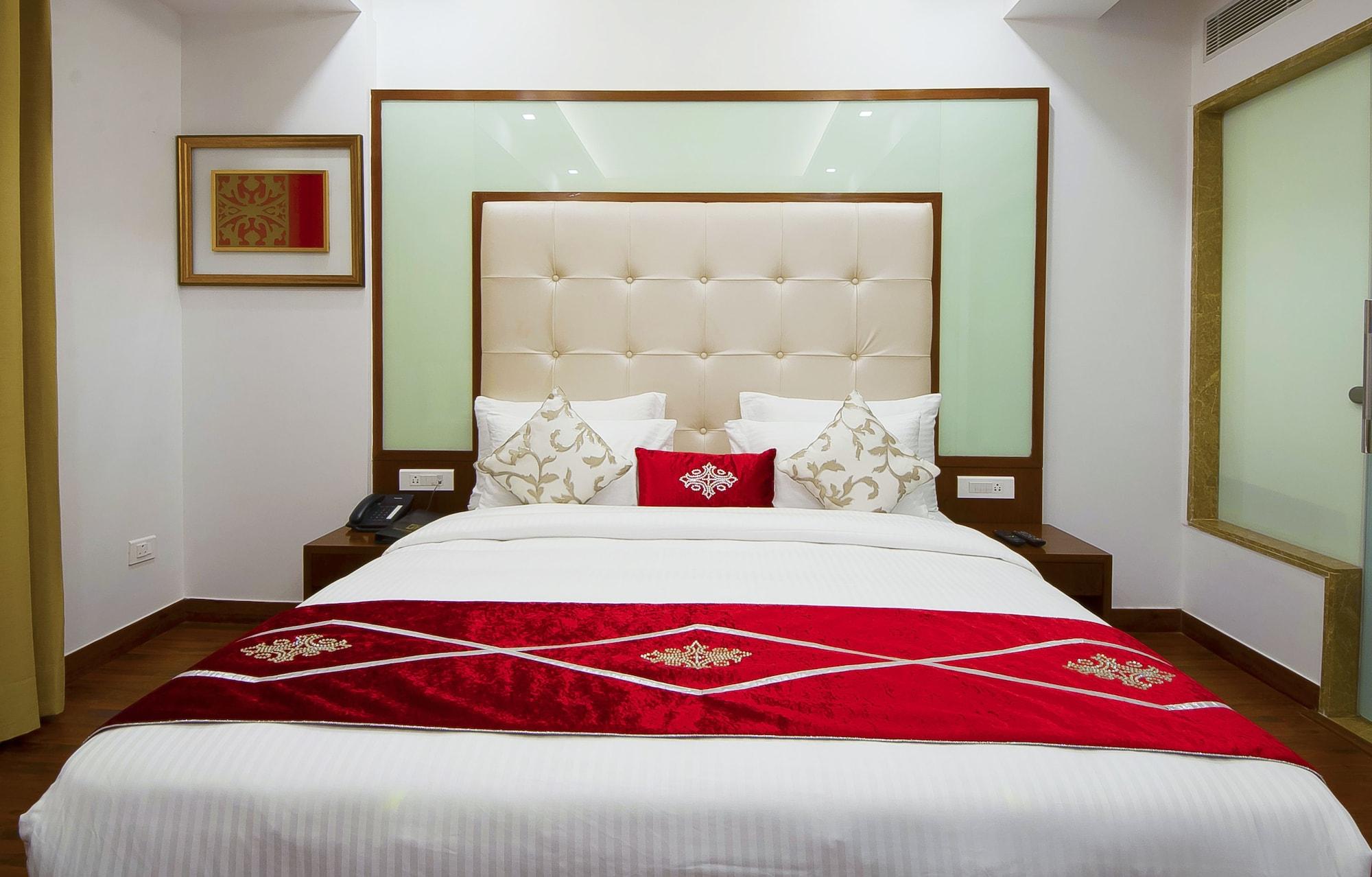 Hotel Swaran Palace Delhi  Exterior photo