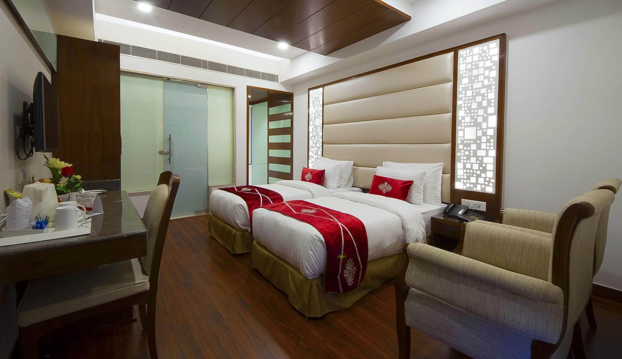 Hotel Swaran Palace Delhi  Exterior photo