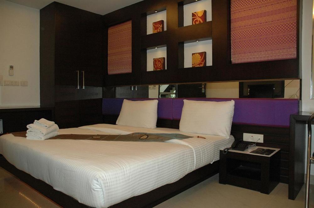 Hotel Swaran Palace Delhi  Exterior photo