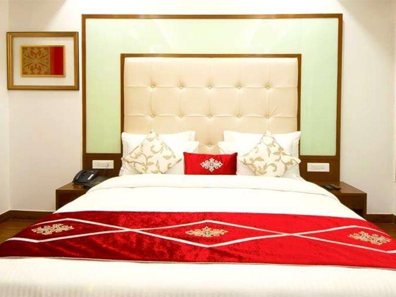 Hotel Swaran Palace Delhi  Exterior photo