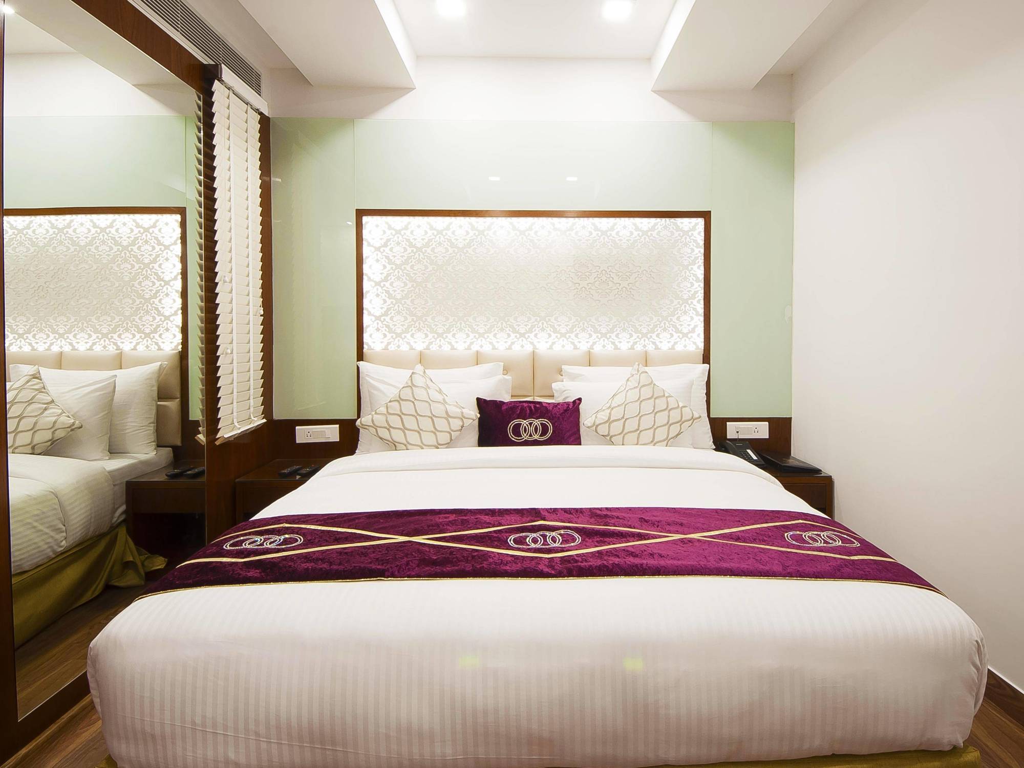 Hotel Swaran Palace Delhi  Exterior photo