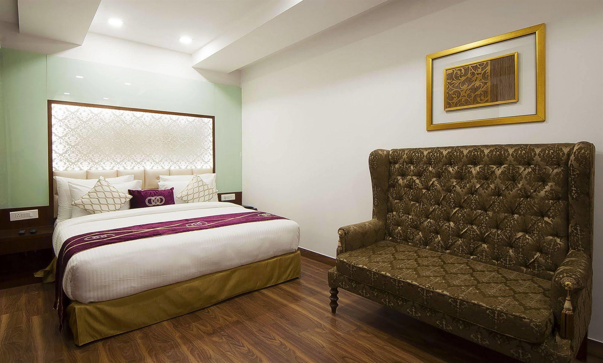 Hotel Swaran Palace Delhi  Exterior photo