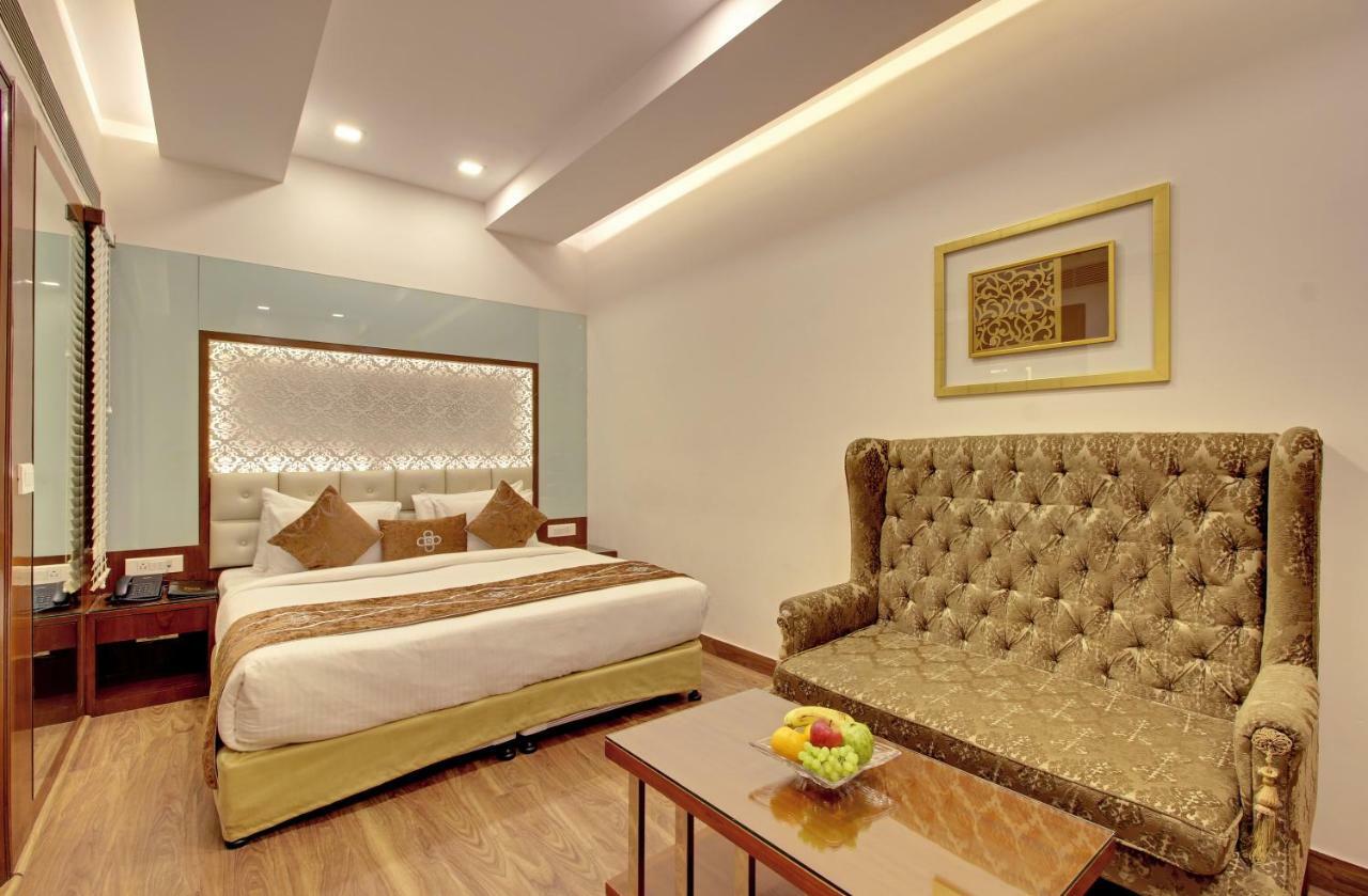 Hotel Swaran Palace Delhi  Exterior photo